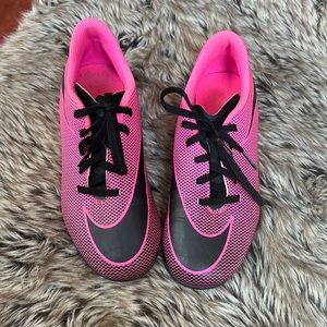 Nike Bravata soccer cleats